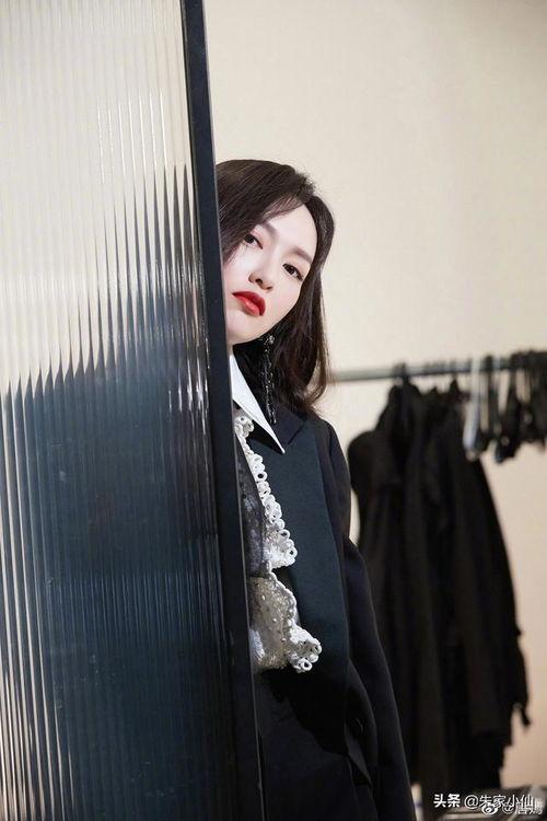 吃瓜娱乐间蔡徐坤,从吃瓜娱乐到现象级偶像的蜕变之路